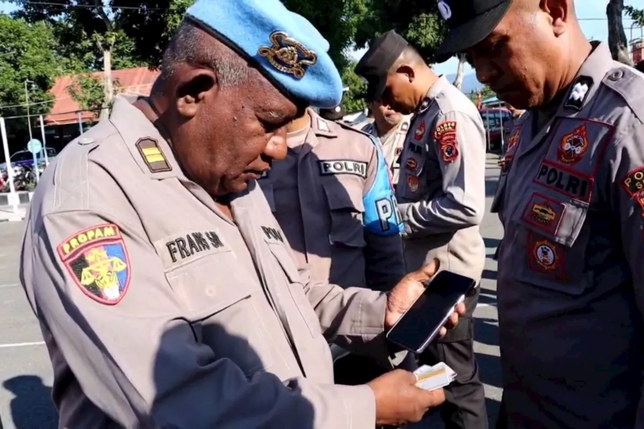 Polres Sikka cek ponsel personel pastikan tak ada aplikasi judi online