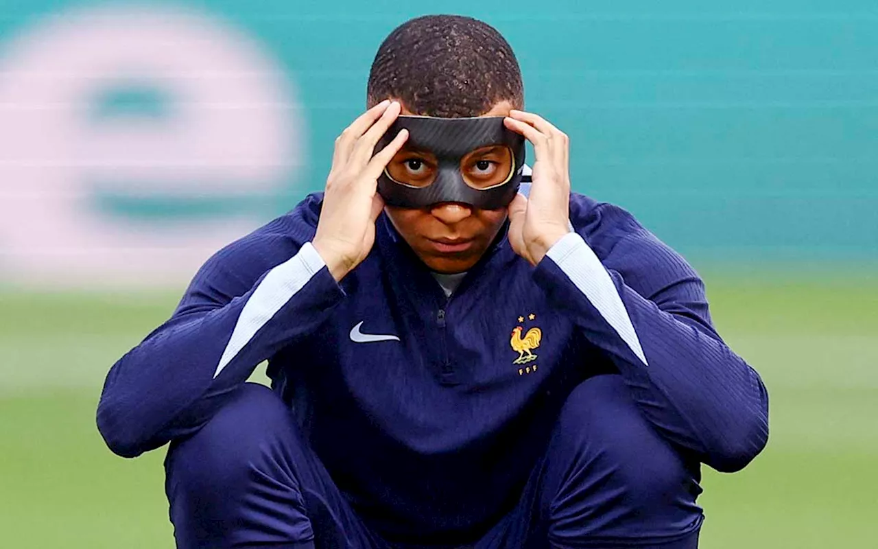 Mbappé está 'bien', quiere 'jugar' y se está 'adaptando a la máscara'