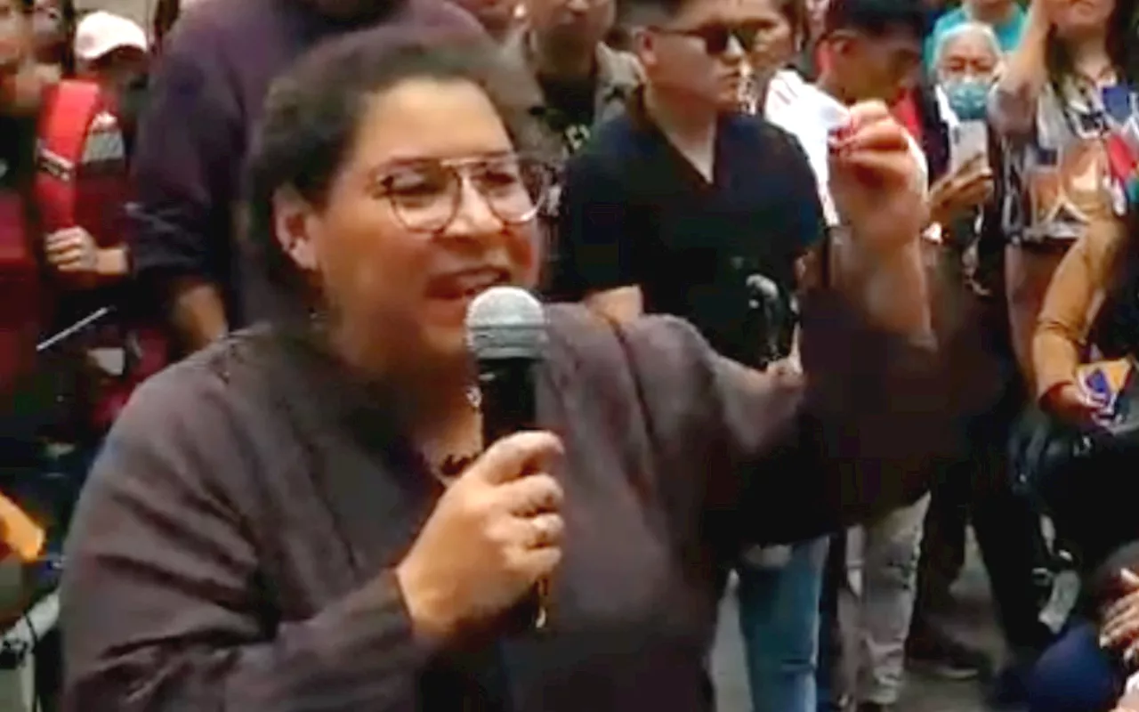 Ministra Batres va a evento de Morena y se encara con trabajadores del Poder Judicial