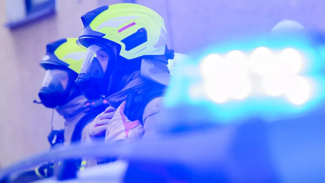 Lkw mit Orchester-Fracks verunglückt auf A9