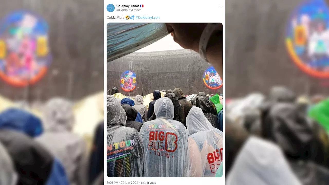 Les images de la pluie battante avant le concert de Coldplay au Groupama Stadium