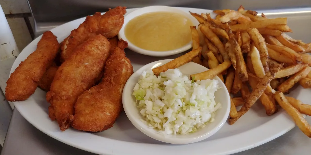 Barberton Fried Chicken and Hot Rice, a superb Serbian delight: Classic CLE Eats & Drinks