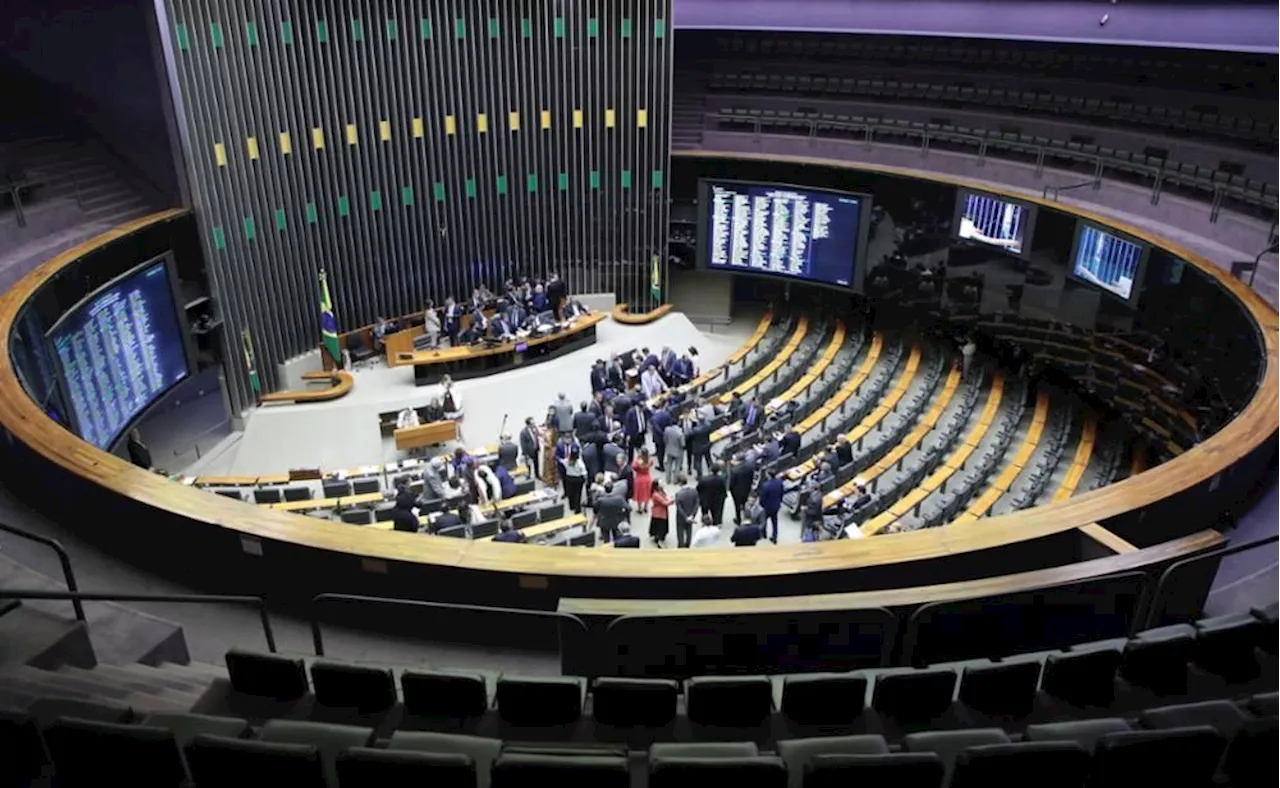 Aprovado no Senado, projeto de cotas raciais em concursos públicos está parado na Câmara