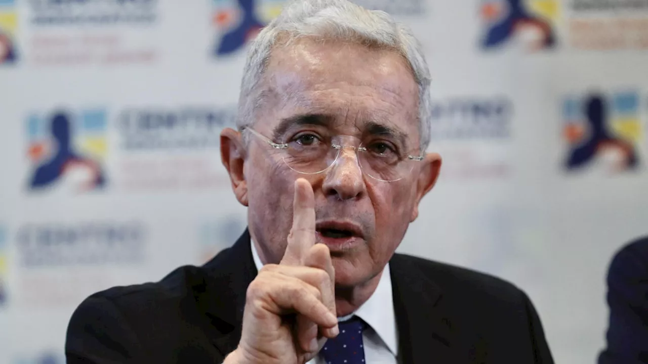 Uribe nuevamente lanza críticas a la reforma pensional del gobierno Petro