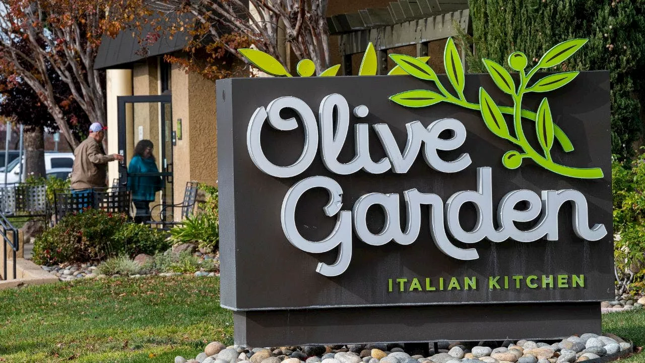 Olive Garden parent CEO says fast food inflation driving customers to sit-down franchises