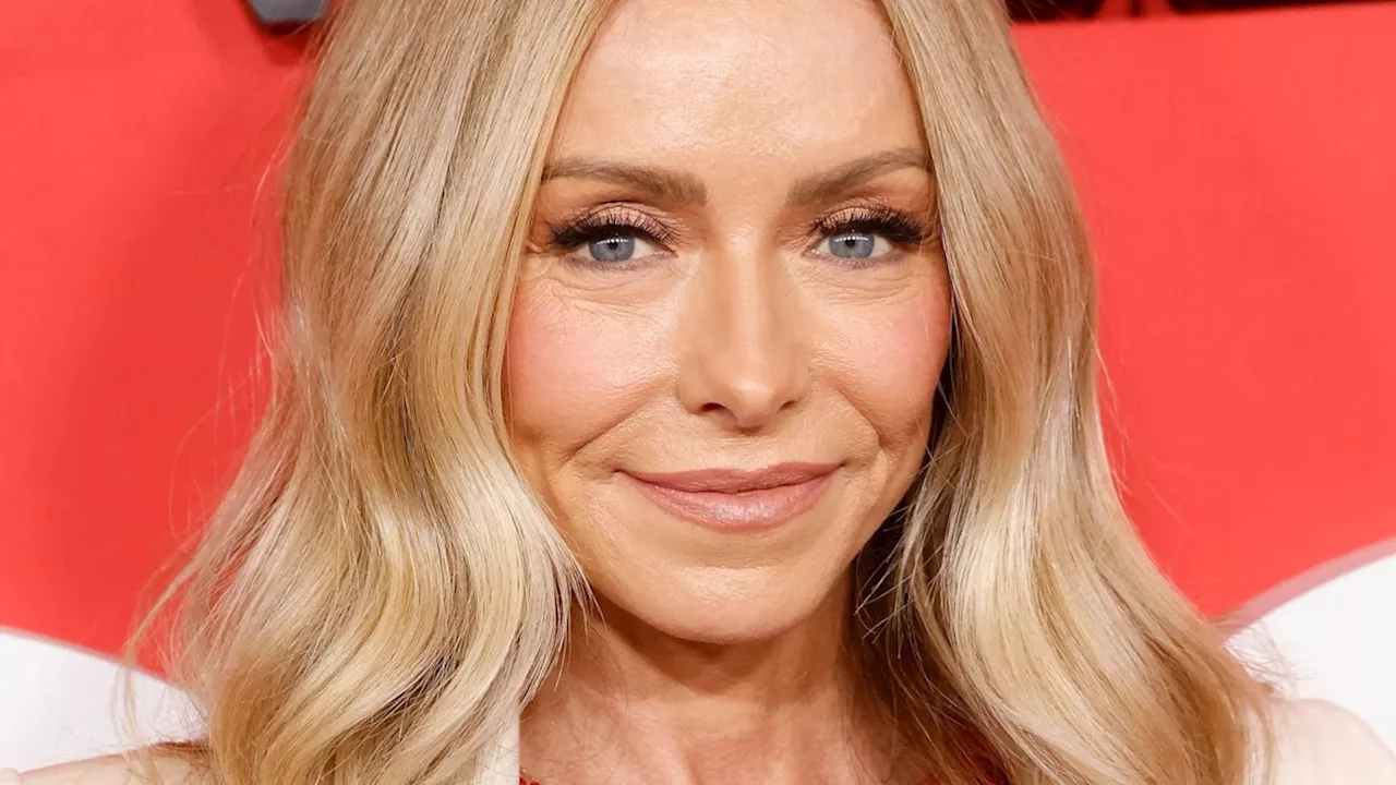 Kelly Ripa teases hair transformation as she returns to New York City