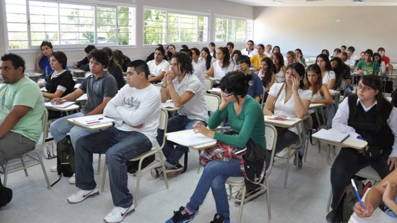 ¿No entraste a la UNAM? La UAEMex ofrece 4 mil lugares para licenciatura