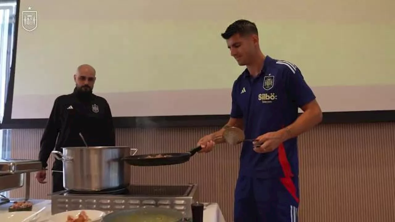 Euro 2024, Morata fa lo chef nel ritiro della Spagna e prepara un piatto italiano: la carbonara