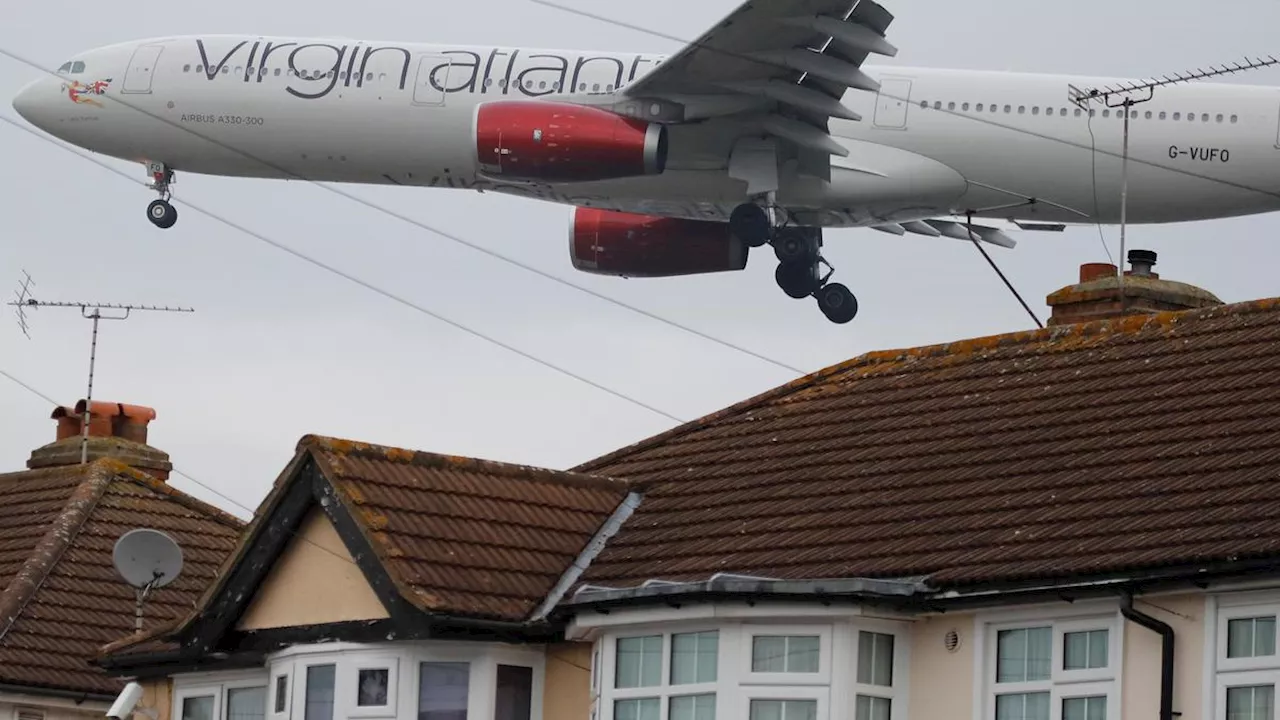 Kaca Depan Pesawat Boeing Retak di Udara, Penerbangan Virgin Atlantic Terpaksa Berbalik Arah