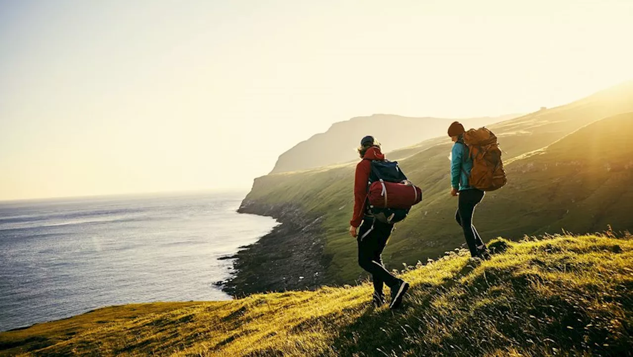 Visites, découvertes, sport et lâcher prise : la randonnée pédestre, une activité estivale aux multiples bienf