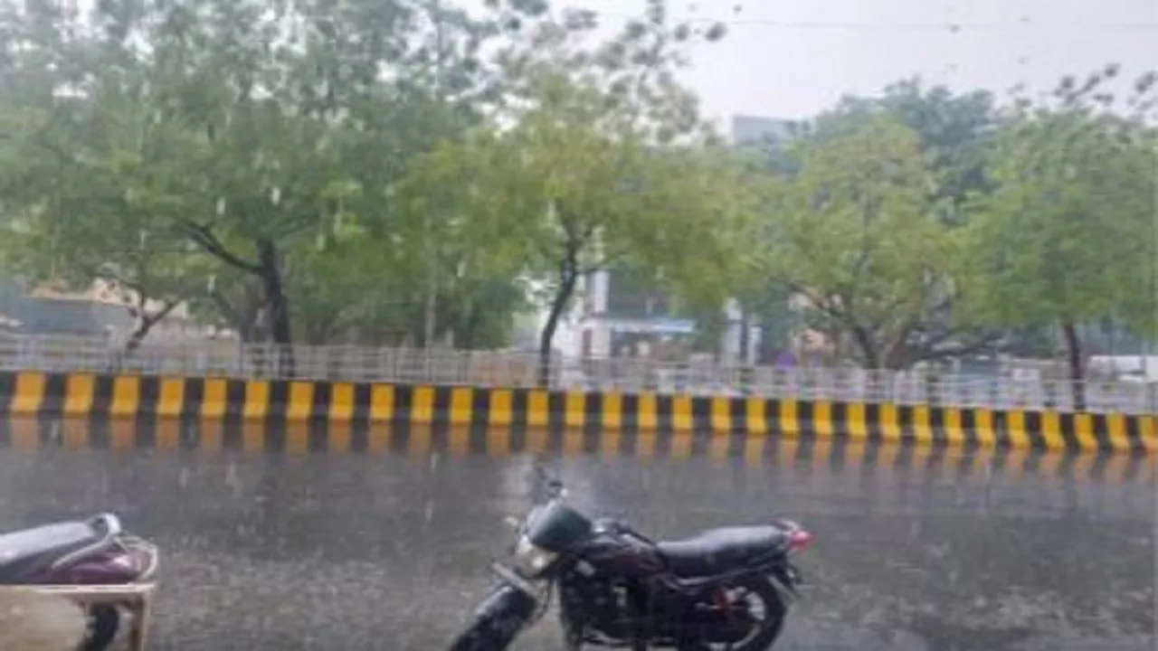 Weather Update: दिल्ली-NCR में झमाझम बारिश, हीटवेव से मिली राहत, जानें IMD का अपडेट