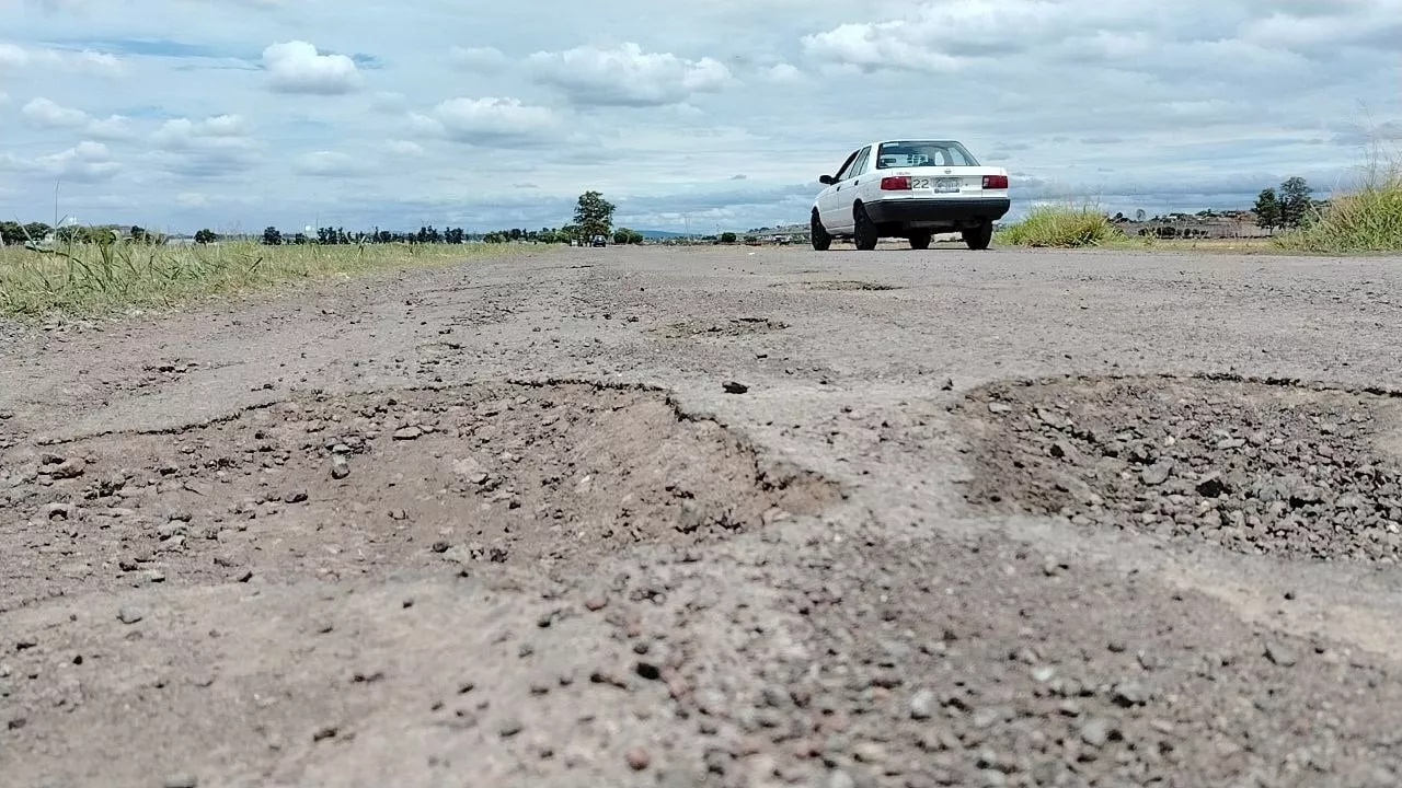 Exigen habitantes de poblados de Salamanca pavimentación de acceso principal