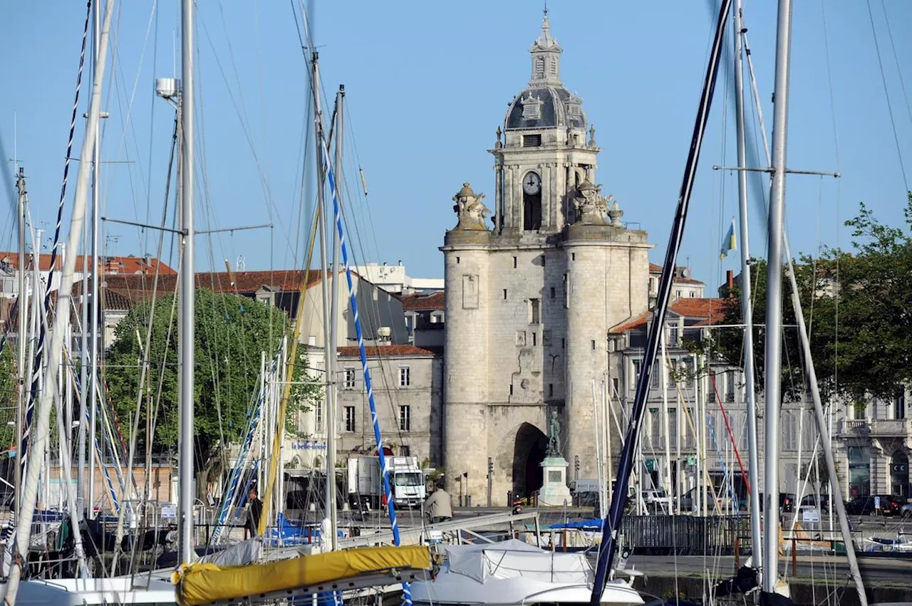 La Grosse Horloge sur le vieux port de La Rochelle : dix siècles d’histoire en images