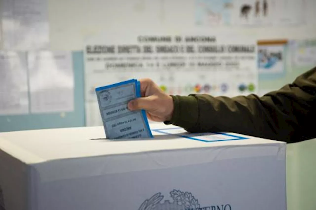 Ballottaggi: seggi aperti in 101 comuni. Le sfide principali a Firenze, Bari e Perugia