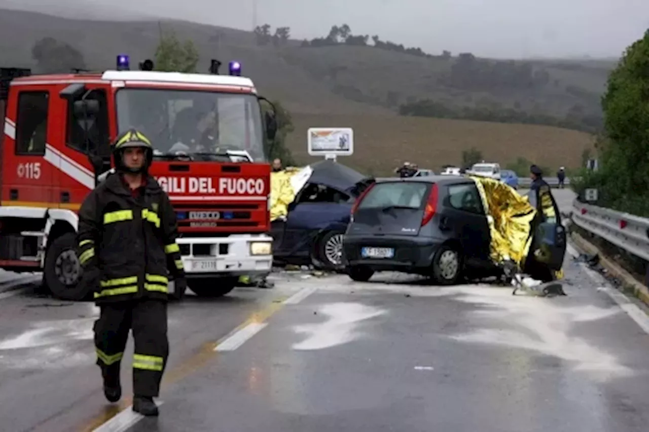 Palermo: ubriaca alla guida, morti in incidente un bambino e una 20enne