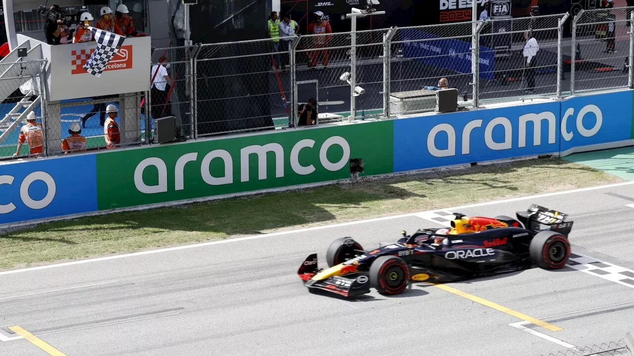 Verstappen vince il Gp di Spagna davanti a Norris e Hamilton: Ferrari fuori dal podio