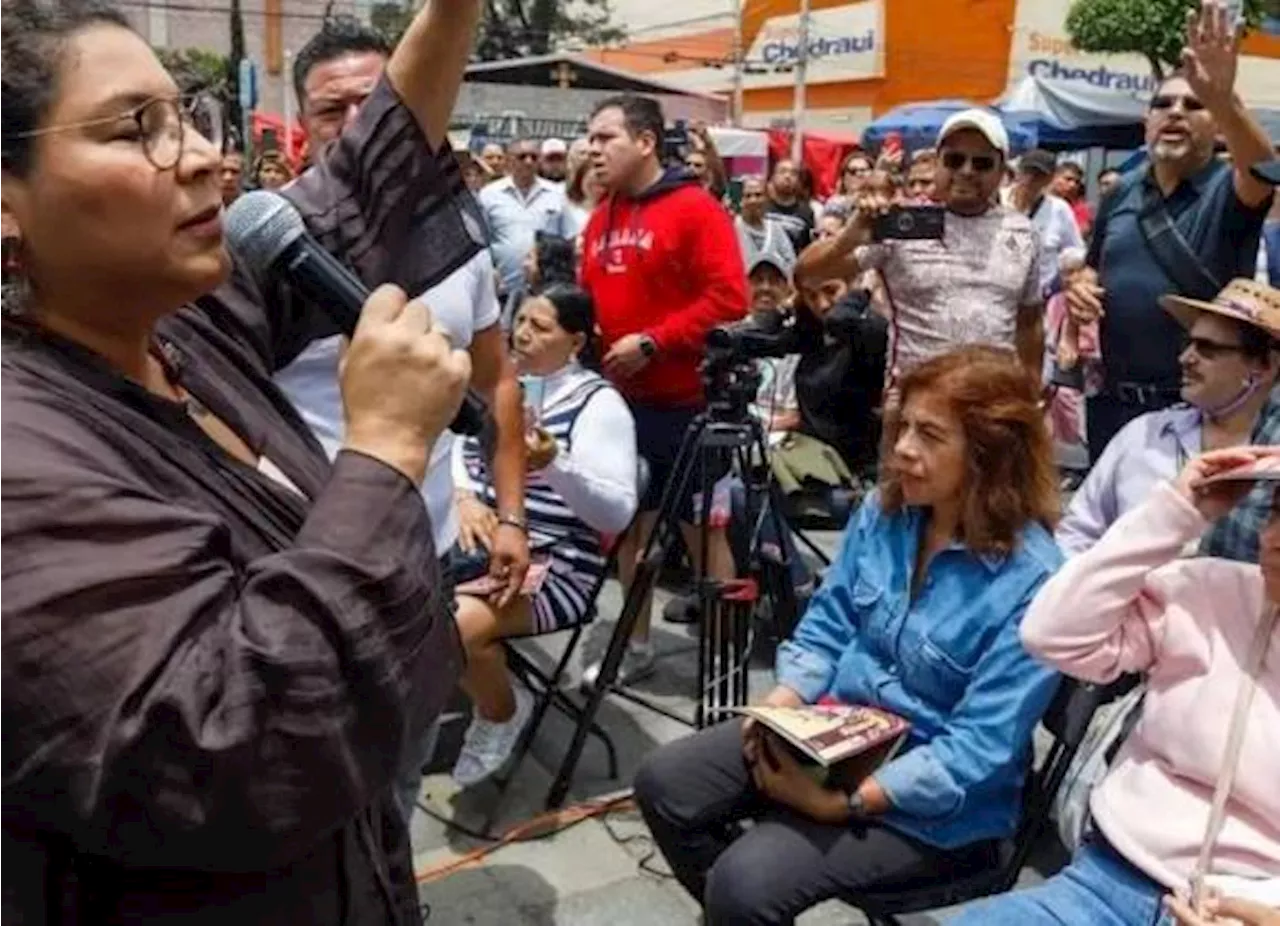 Trabajadores del Poder Judicial revientan foro de Morena sobre reforma; increpan a Lenia Batres