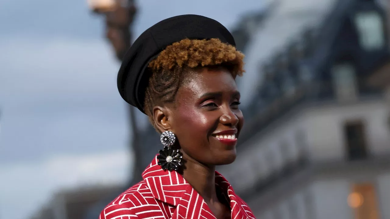 Rokhaya Diallo redéfinit les codes de la Parisienne à l'occasion de Vogue World : Paris