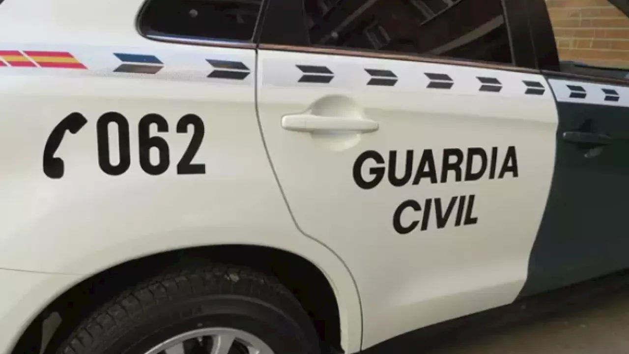 Expedientan a una agente trans de la Guardia Civil por llevar el pelo largo