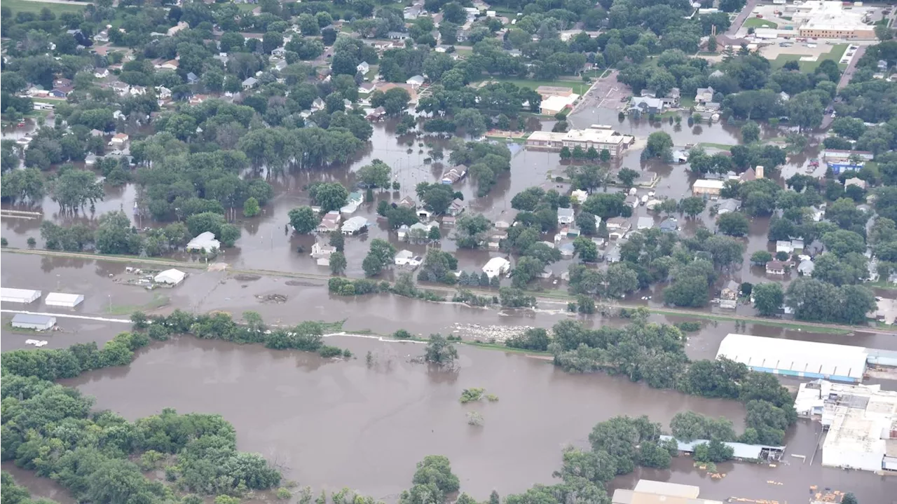 Deadly Midwest flooding prompts multiple water rescues