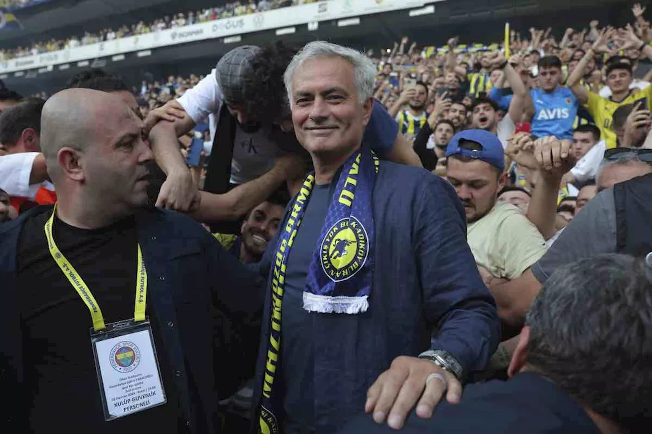 Ha detto sì a Mourinho: addio Juve con la clausola