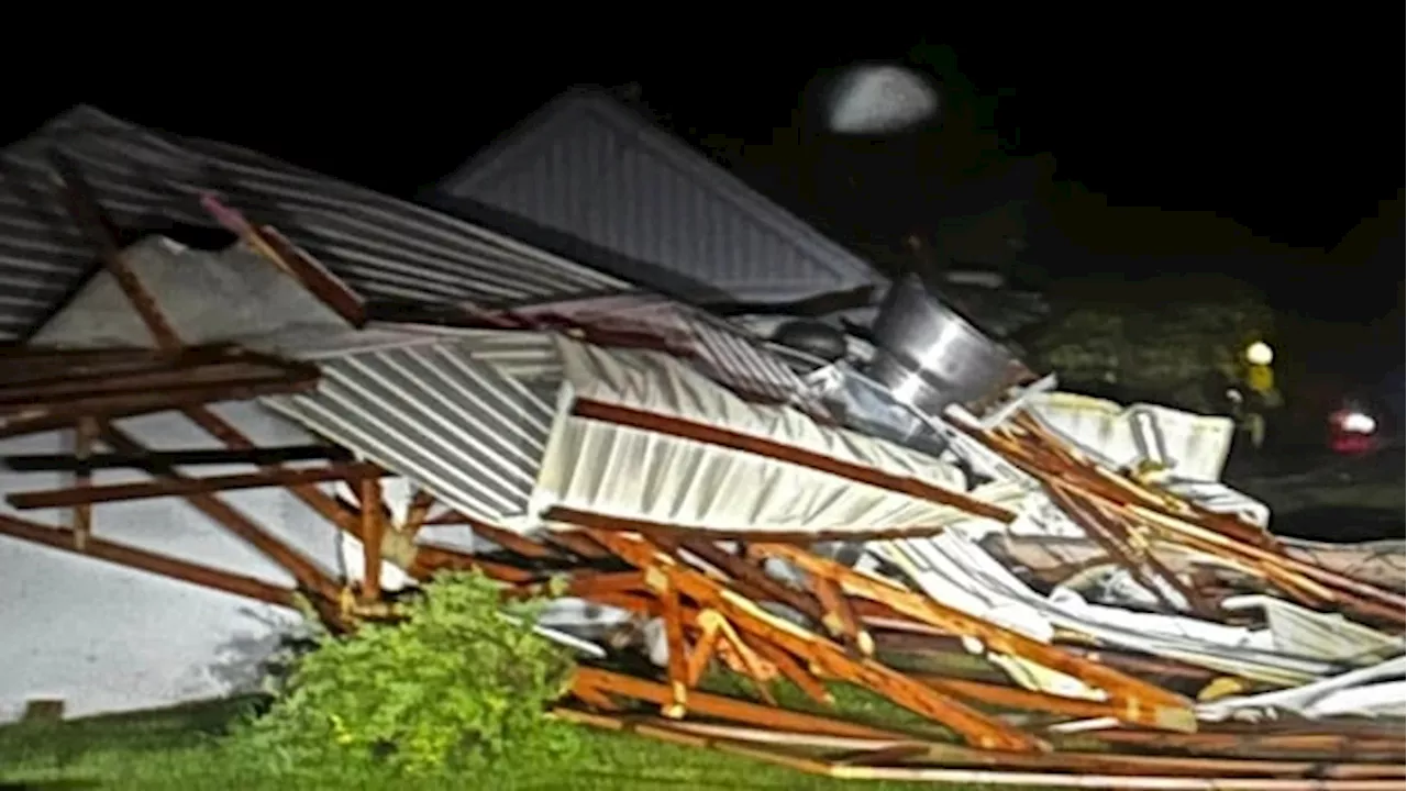 Sunday storm leaves trail of damaged buildings, shattered windshields across Saskatchewan