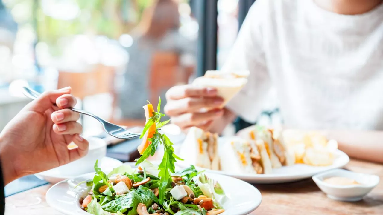 Verdure: è davvero meglio mangiarle all'inizio dei pasti? Aiuta con il peso e blocca la fame?