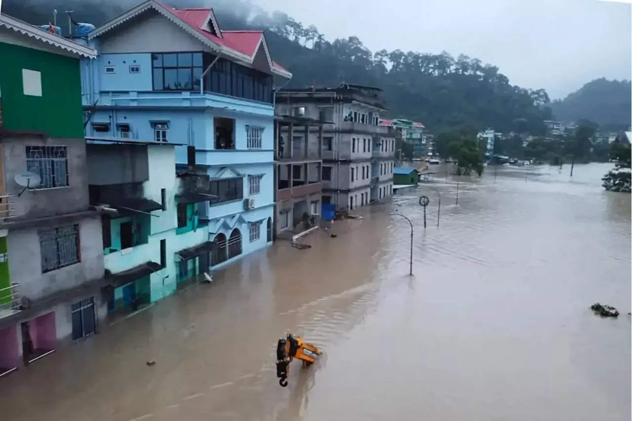 Thousands displaced in floods in north-eastern India