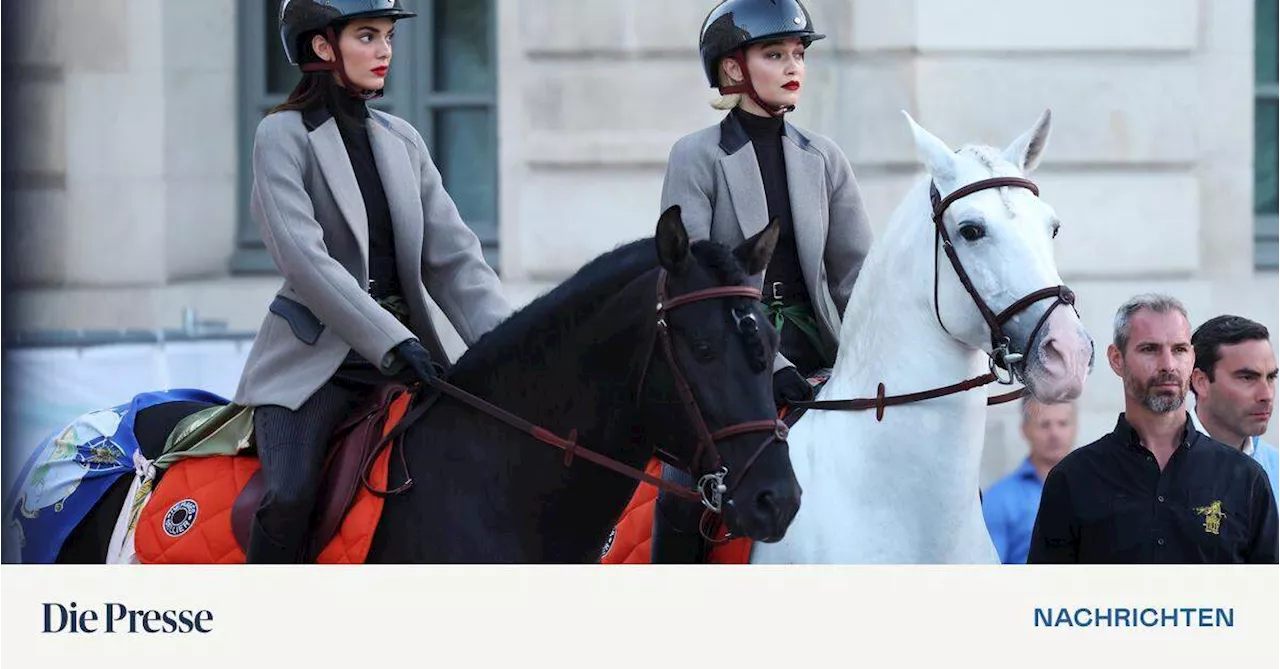 Wenn Gigi Hadid und Kendall Jenner durch Paris reiten