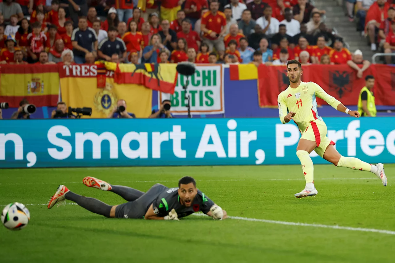 España vence 1-0 a Italia y accede a los octavos de la Eurocopa