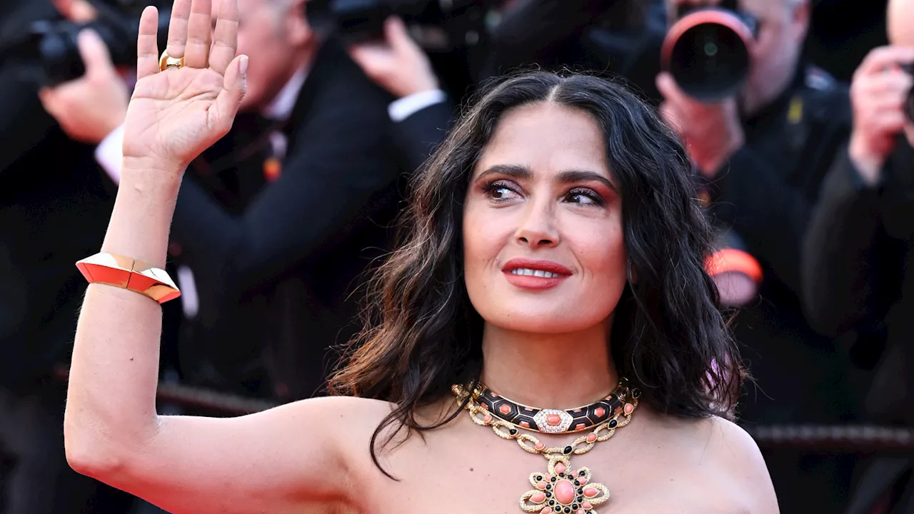 Salma Hayek partage un moment de tendresse avec cette star de La Chronique des Bridgerton qu’on adore