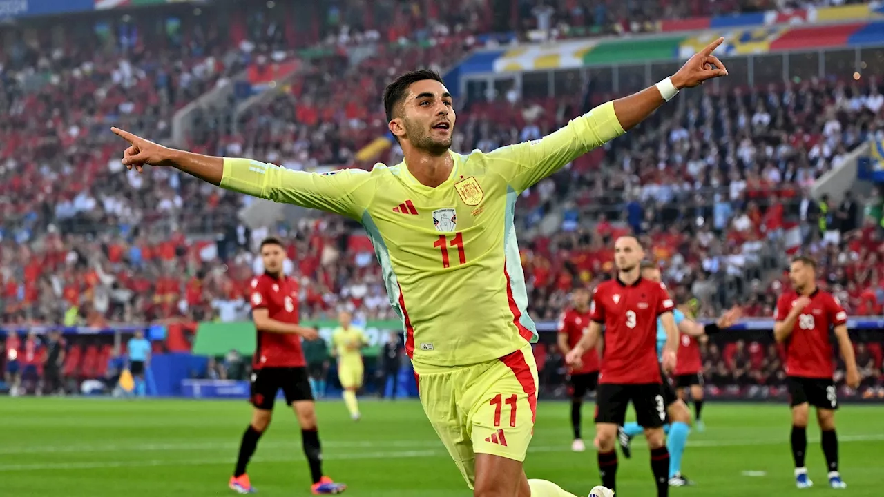 España gana ante Albania y pasa a octavos con pleno de victorias