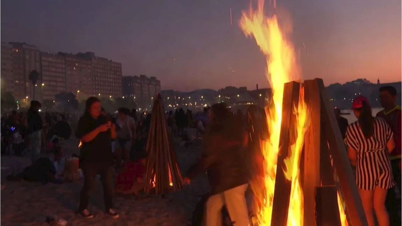 Las hogueras de San Juan, la fiesta para inaugurar el verano en España