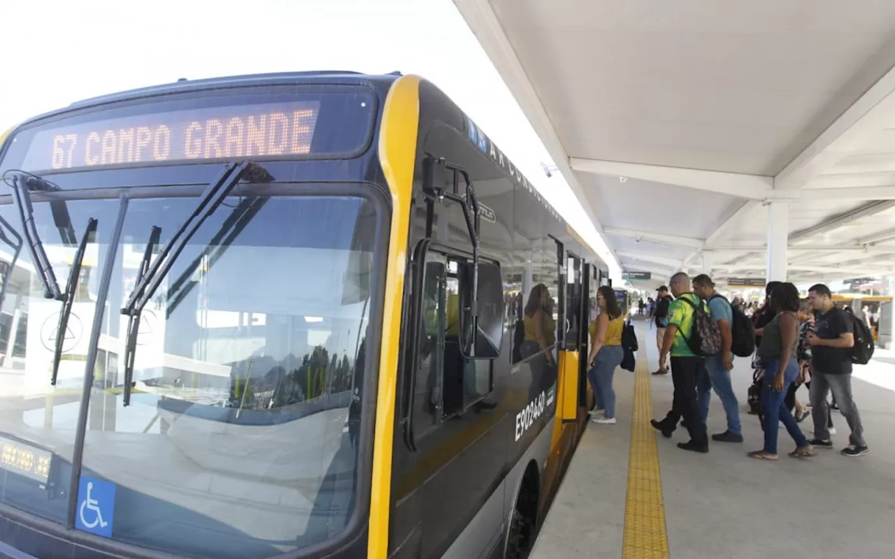 Passageiros revelam expectativa em primeiro dia útil de nova linha do BRT: 'Vai facilitar muito'