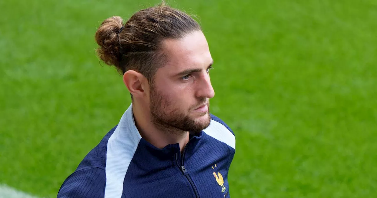 Cambriolage du domicile de la mère d'Adrien Rabiot, cinq personnes en garde à vue