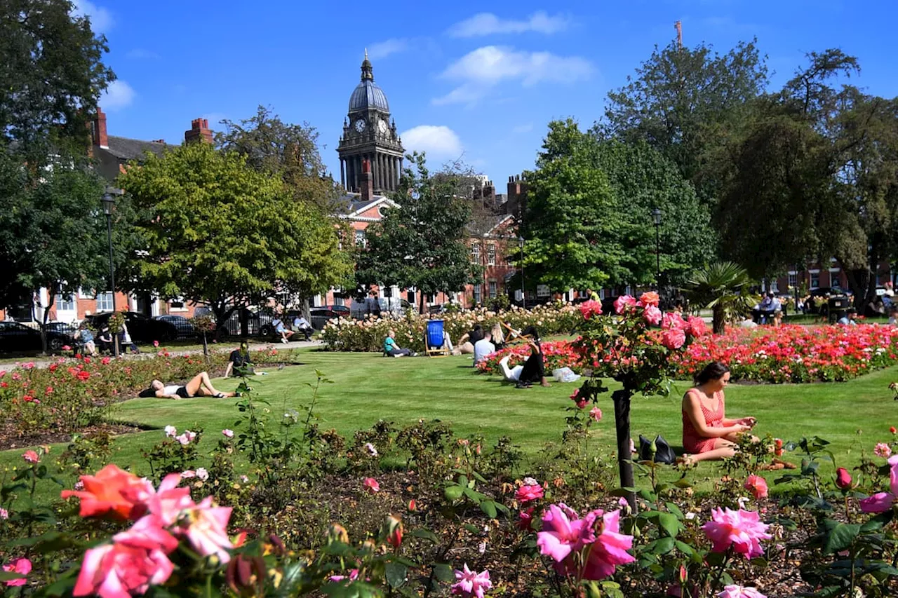 Leeds weather: Forecasters reveal exactly when it will be hottest as health alert issued