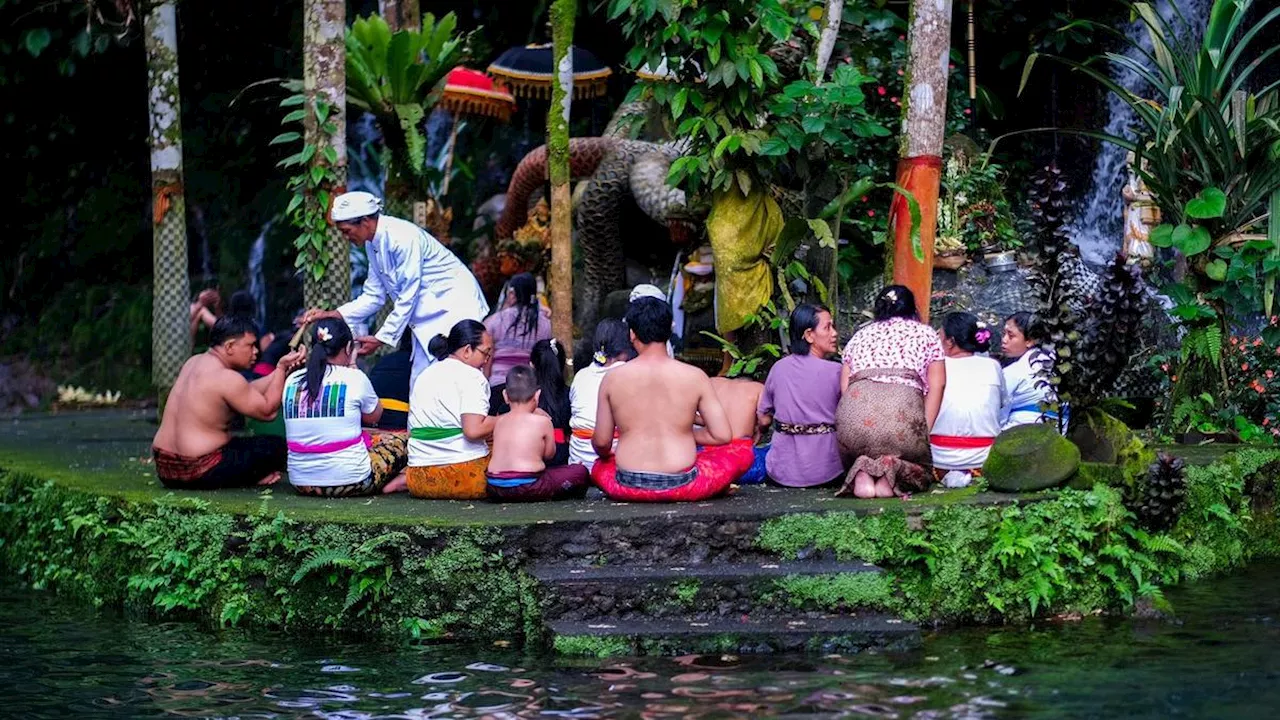 7 Desain Taman Bali yang Bikin Rumah Makin Cantik dan Estetik