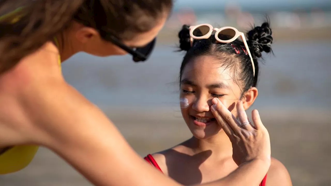 Anak-Anak Perlu Sunscreen untuk Lindungi Kulit dari Sinar UV, AAD: Tak Cuma Saat Cuaca Panas