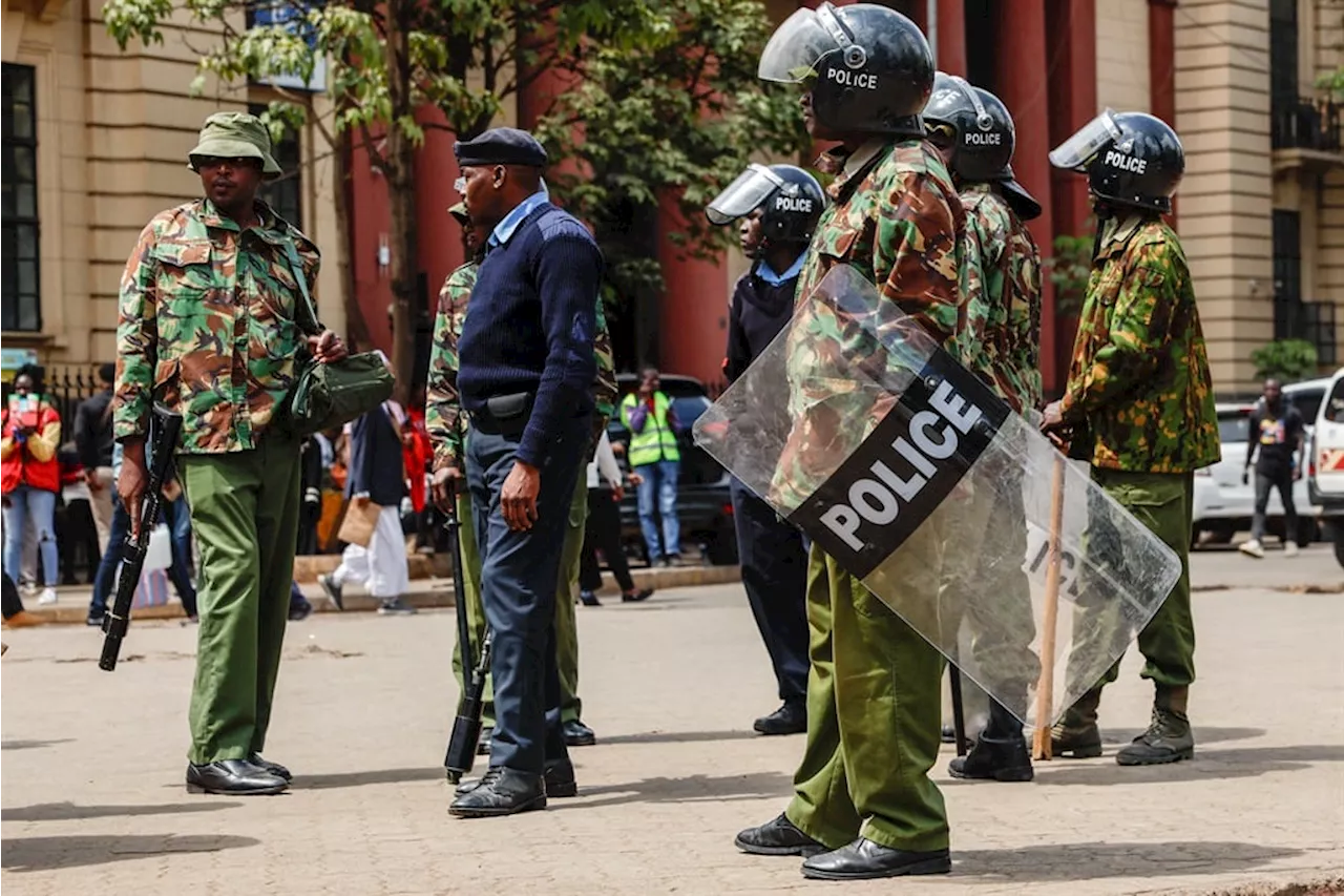 Kenya's Ruto bids ceremonial farewell to 400 Haiti-bound police due to tackle gangs