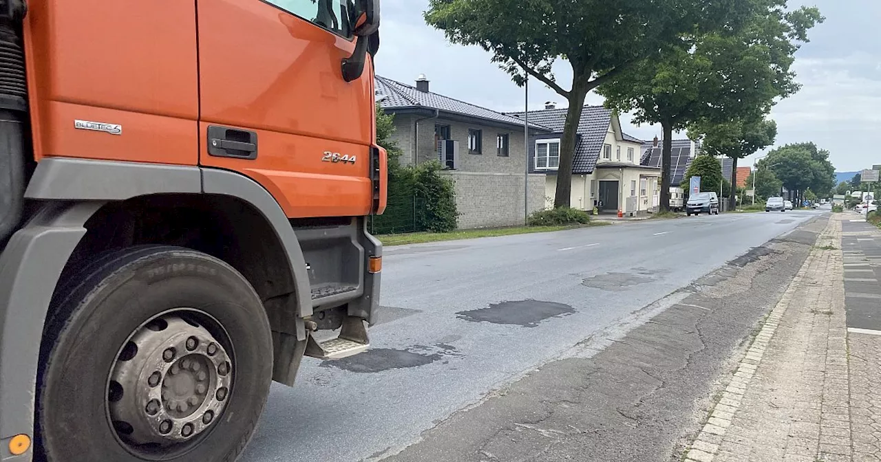 An der Koblenzer Straße in Löhne entstehen Radfahrstreifen statt Parkplätze