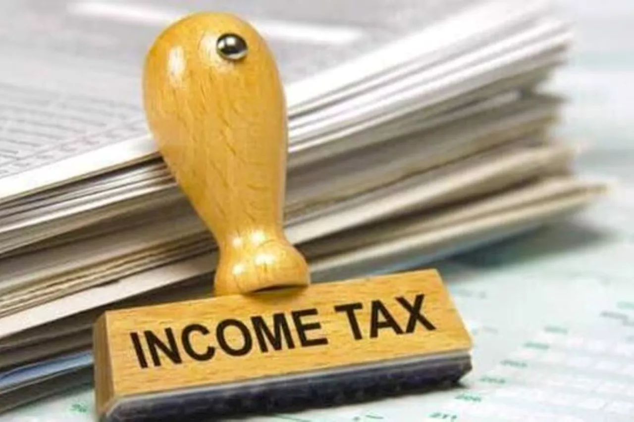 Income Tax Return 2024: कैसे घर बैठे भर सकते हैं इनकम टैक्स रिटर्न, पेनल्टी से से पहले आज ही ऐसे करें फाइल