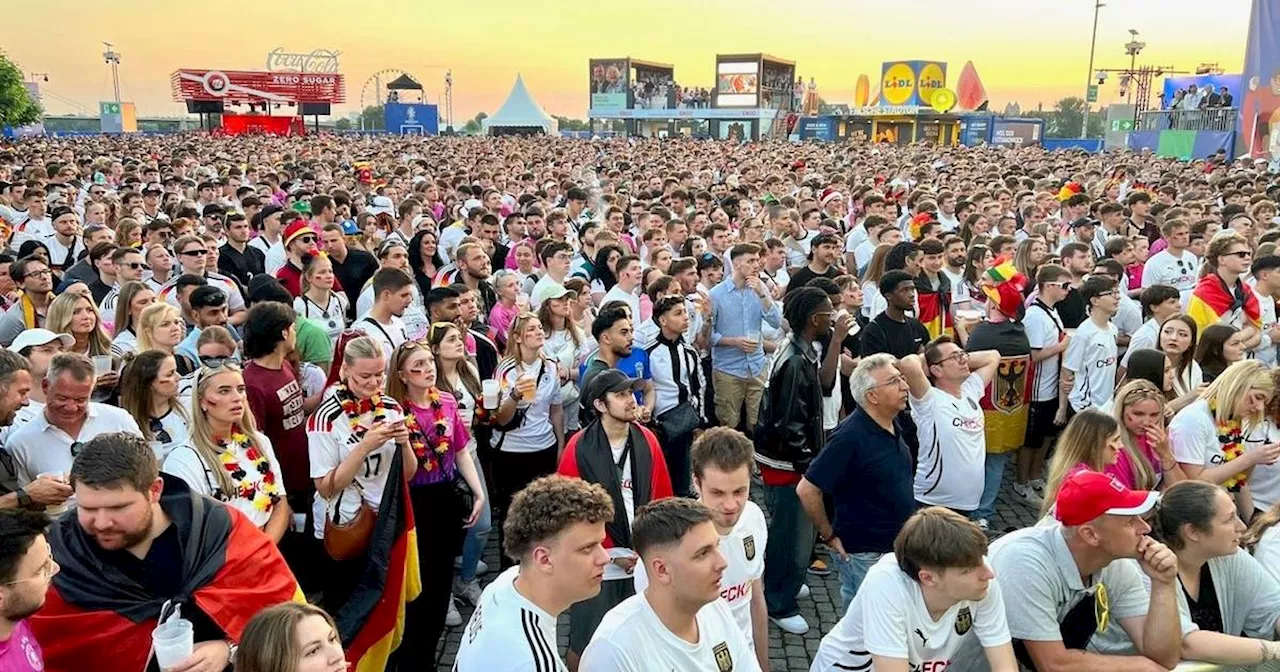 EM 2024: Darum tragen so viele Fußballfans Trikots von Check24​