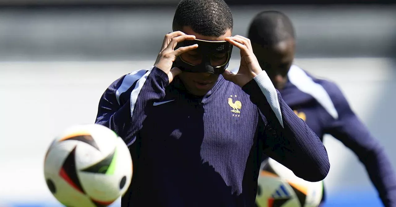 Nach Nasenbeinbruch​: Einsatz von Frankreich-Star Mbappé weiter fraglich​