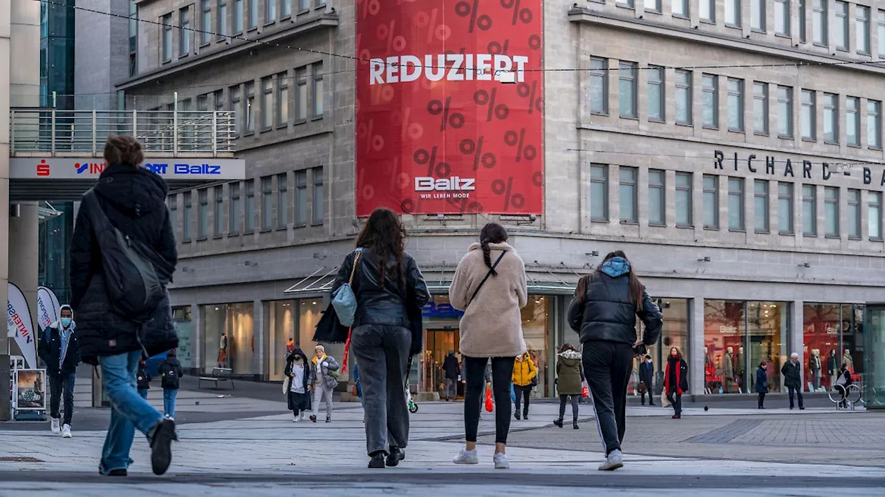 Neue Studie überrascht: Shoppen so unbeliebt wie putzen!