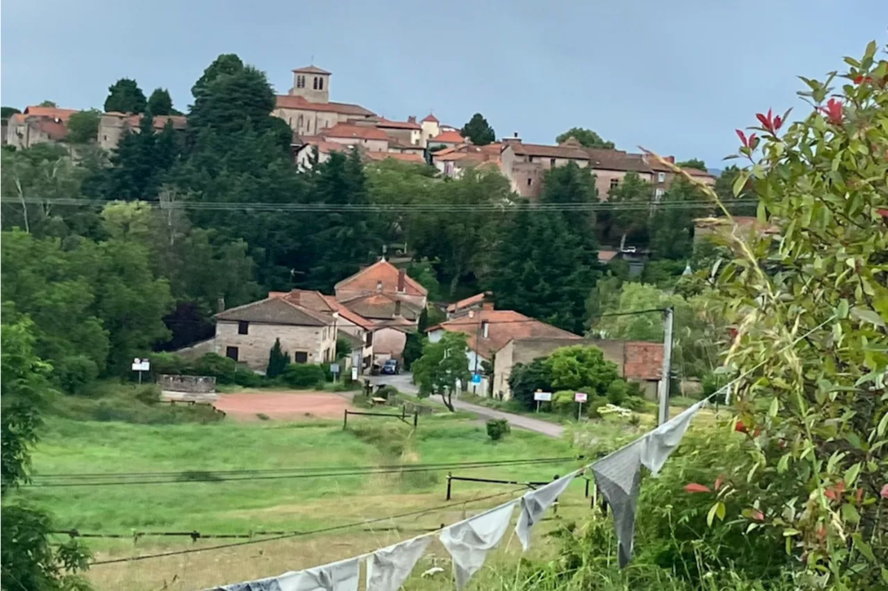 Loire : Saint-Haon-le-Châtel, le petit village qui marchait contre le Front National