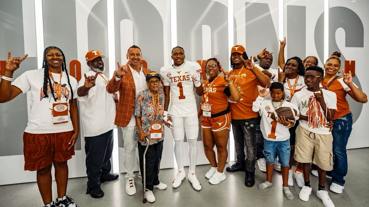 Where Texas Longhorns Stand for 5-Stars Dakorien Moore, Kaliq Lockett & Jaime Ffrench