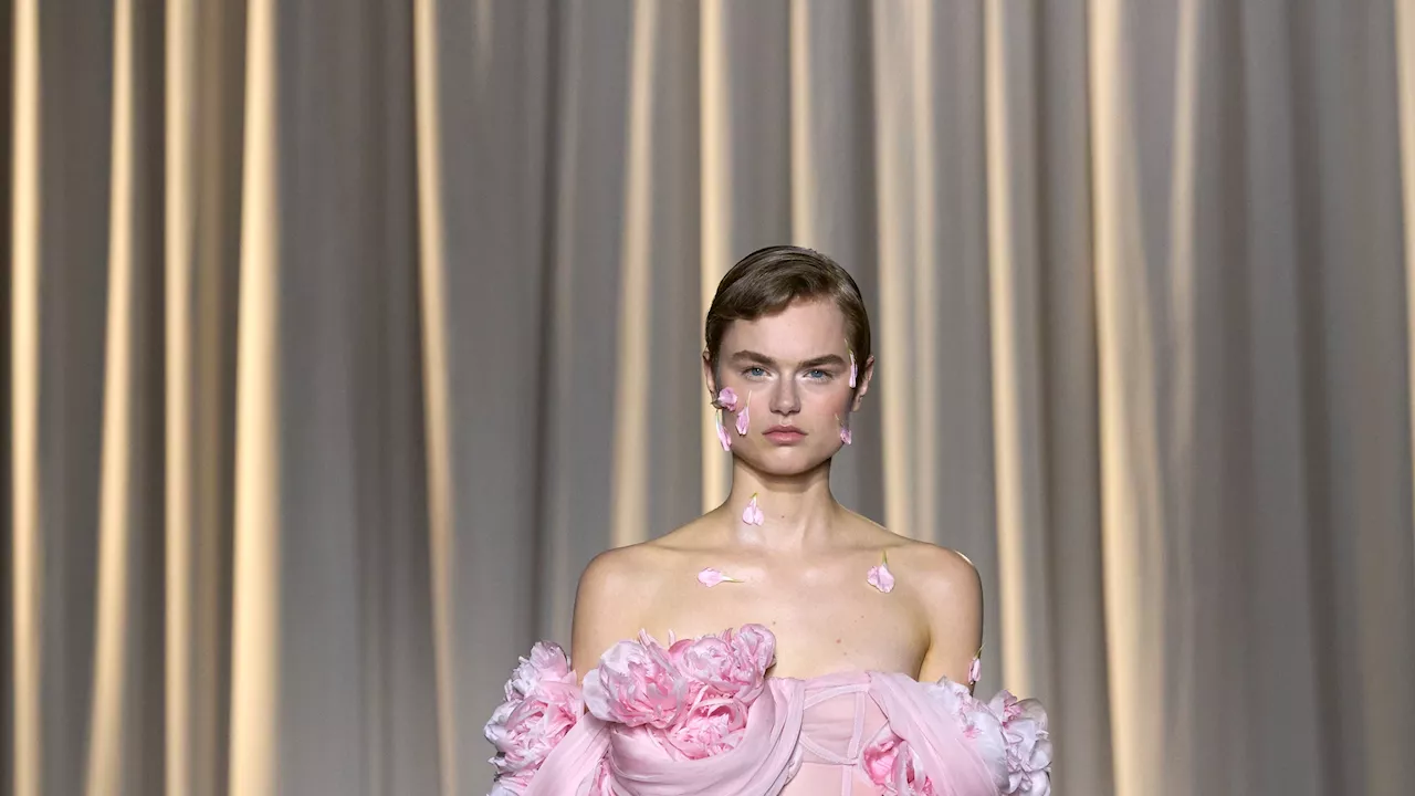 Giambattista Valli Fall 2024 Couture Collection