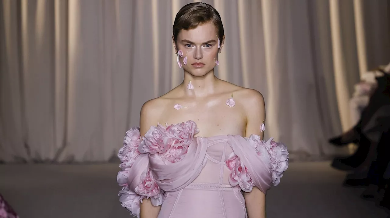 Giambattista Valli Fall 2024 Couture