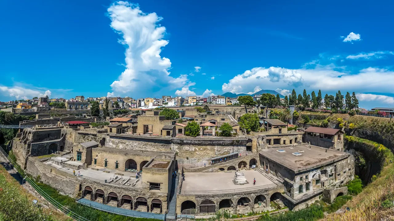 La ciudad de Italia sepultada por el Vesubio y mejor conservada que Pompeya