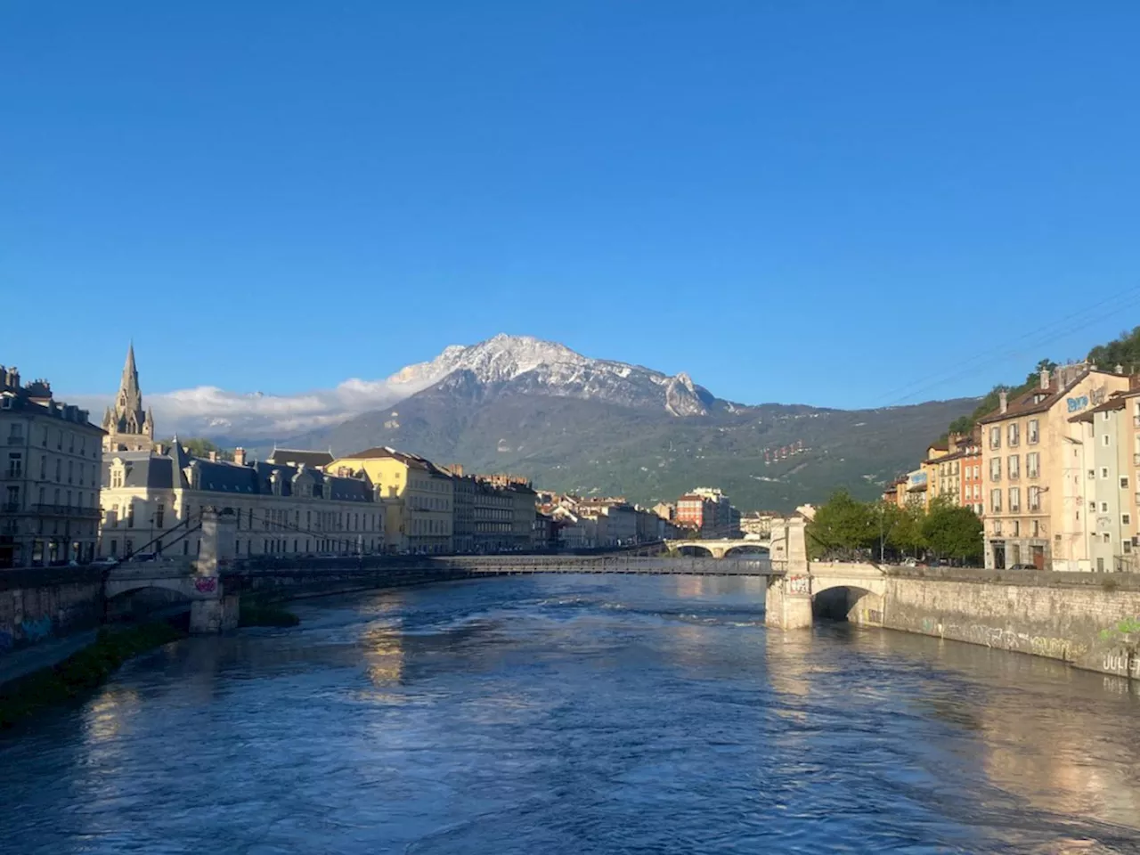 +5 degrés l'été à Grenoble en 2100 : découvrez les projections de Météo France